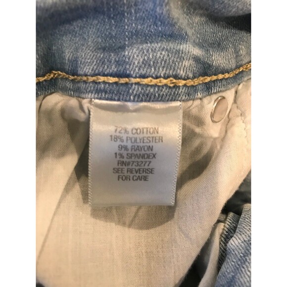 Women's Size 10 Shorts Denim Croft & Barrow Pull-on Elastic waist Bermuda - Picture 3 of 3